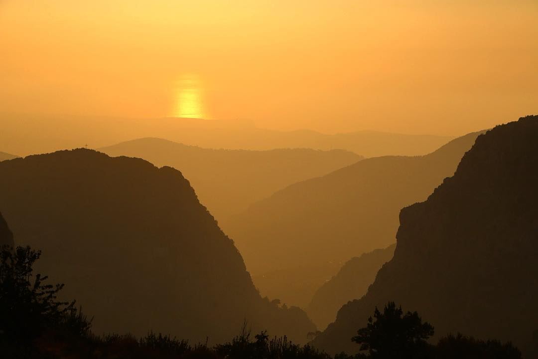 🌅.... sunset sunsetporn sunsetpics landscape landscapephotography... (Ouâdi Qannoûbîne, Liban-Nord, Lebanon)