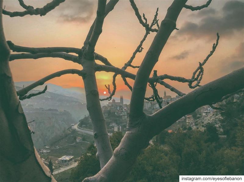 Sunset time from Becharreh 😍Credits to @tonygsuccar lebanon  becharre ... (Bcharreh, Liban-Nord, Lebanon)