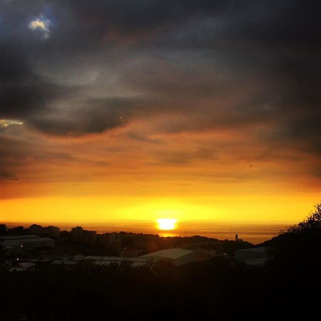  sunset  time  view  dark  sky  clouds  orange  yellow  light  sea  valley...