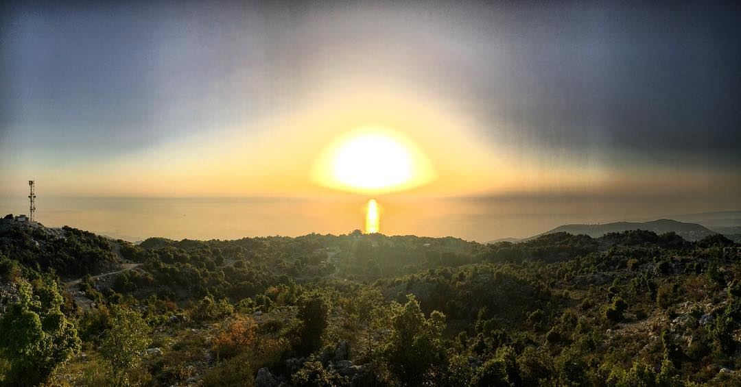 sunset view from the top ☮️🇱🇧 lebanon  lebanon_hdr  gopro  goprolife ... (Eghbé, Mont-Liban, Lebanon)