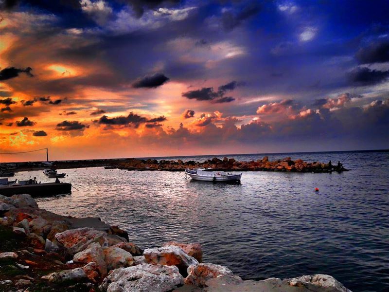 Sunsets are proof that endings can often be beautiful too. 🌅...