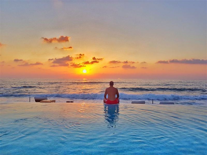  Sunsets are proof that no matter what happens, everyday can end... (Kalani Resort)