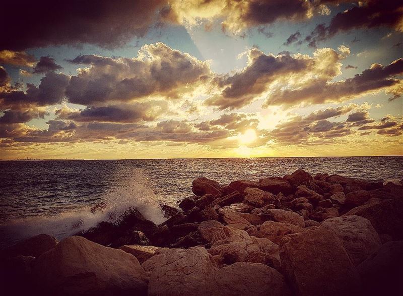 Sunsets are proofs that no matter what happens, a day can end beautifully!⭐ (Saïda, Al Janub, Lebanon)