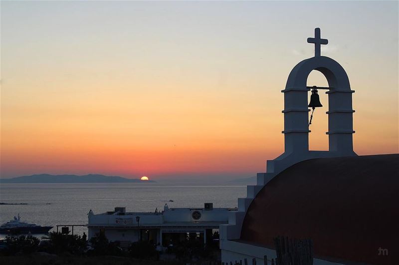 -Sunsets like this 😍- ... mykonos  greekislands  greece  positivevibes... (Mykonos)