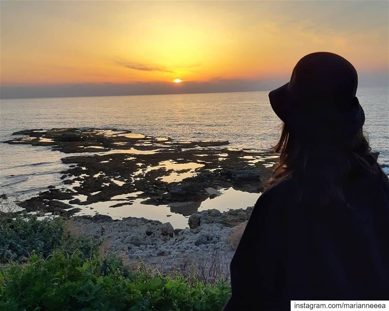 Sunsets like this...🌅💛 (Tyre, Lebanon)