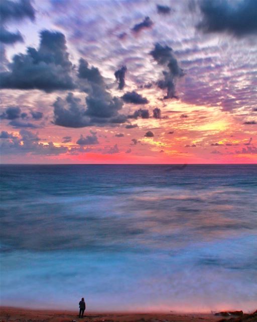 Sunsets, strangers and long exposure shots... ( And yesterday's setting in... (Batroûn)