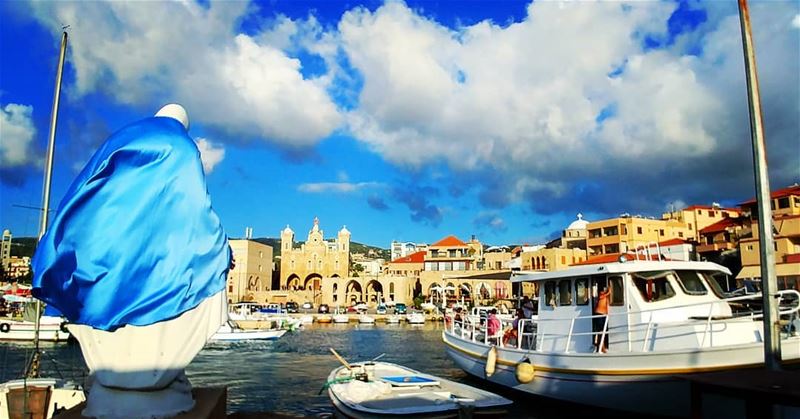  superwoman 💙... batroun  statue  virginmary  port  boats  lebanon ... (Batroûn)