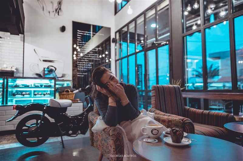 Surround yourself with happiness ✨ .. scooterandbean  lebanon  chekka... (Scooter & Bean)