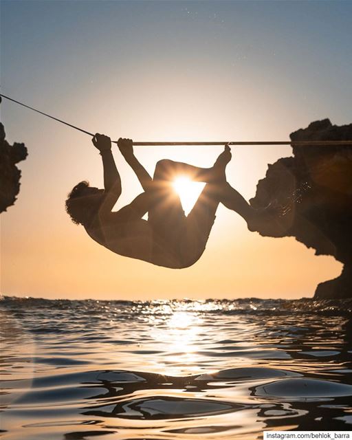 Swipe to balance ↔️📷: @michelfakhoury slacklife ...
