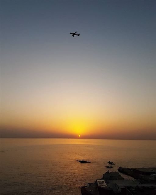 ... synchronized touchdown 🌅✈------.. Lebanon_HDR  Ливан  Бейрут ... (Beirut, Lebanon)