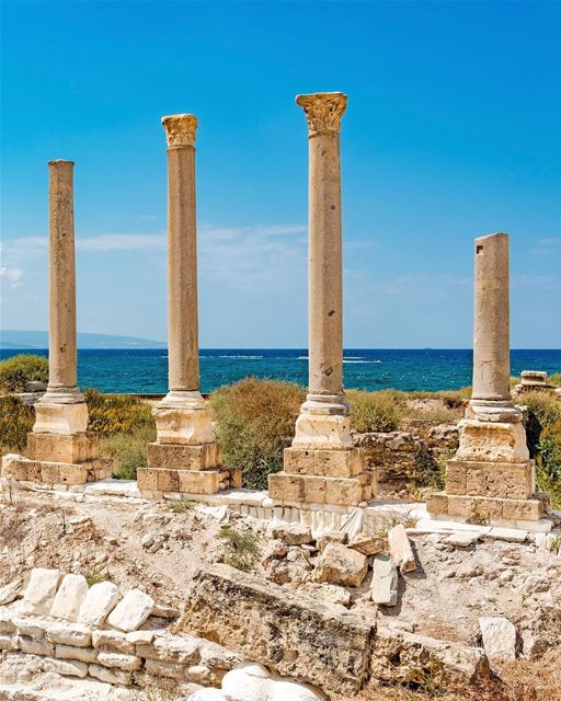 Sítio arqueológico Al Mina em Tiro, no Líbano. Está localizado a cerca de... (Tyre, Lebanon)