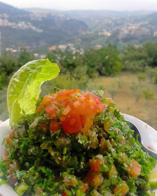 Tabbouleh with view 😍 dannieh   الضنية   Lebanon  tabbouleh  تبولة ... (Bkaa Safreïn, Liban-Nord, Lebanon)