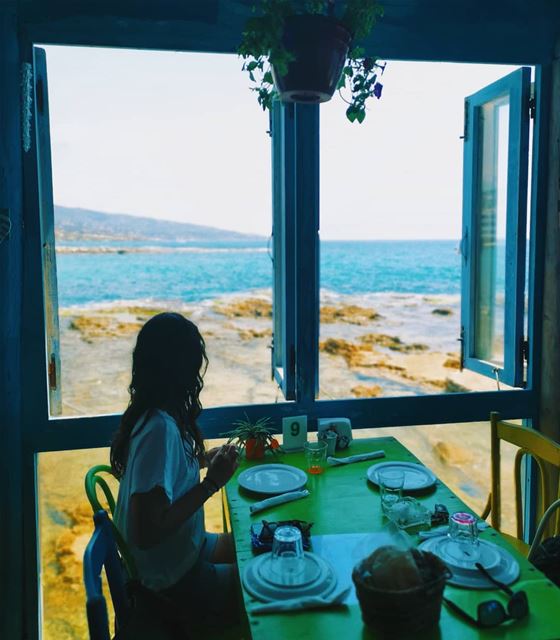 Table nb9️⃣.. lebanon  sea  summerfun livelovebeirut  beach instagood... (Batroûn)