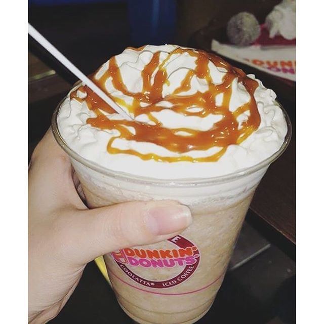 take break and pass by @dunkindonuts for some fun and enjoy your drinks  (Dunkin' Donuts - Abraj)