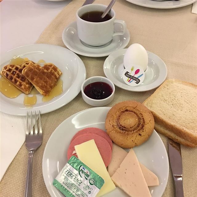 Take me back please 🙏 tb to hotel’s breakfast 🥞 😍😍  turkey  istanbul ... (Taksim)