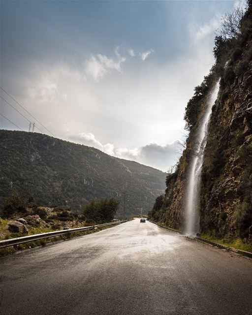 Take time to look for the silver lining...... livelovebeirut... (Bekfeya, Mont-Liban, Lebanon)