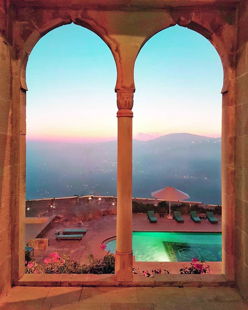 Tales of Arabian nights and surreal sunsets... 💙💛💜... (Mir Amin Palace Hotel)