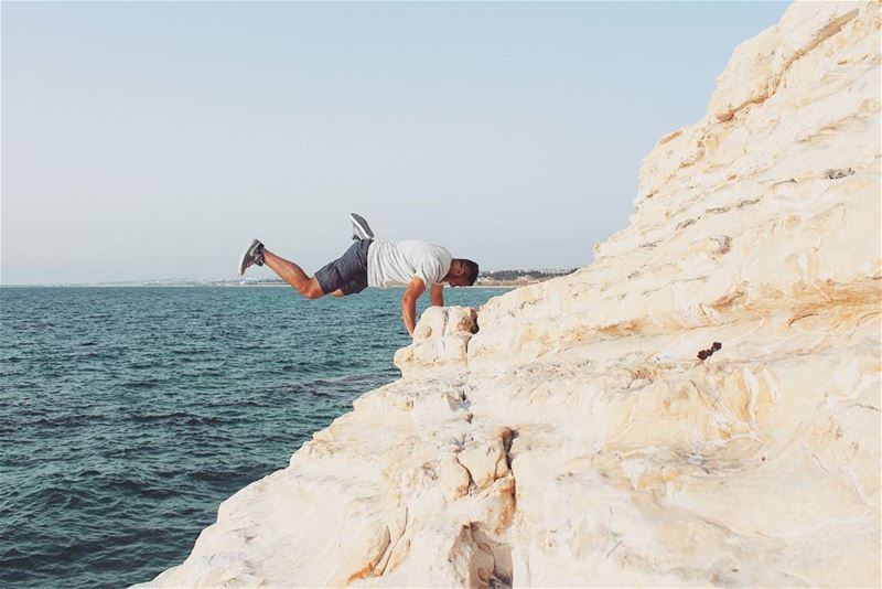  tb  bayyada  southlebanon  jump  rock  beach  fun  summer  fun  sky  ... (El Bayâda, Al Janub, Lebanon)