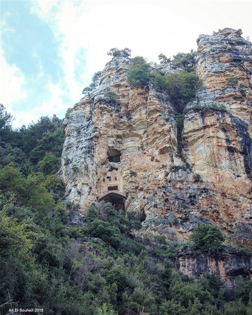  tb  beitmonzer  northlebanon  mountains  cave  nature  sky  northlebanon ... (Beit Mounzer, Liban-Nord, Lebanon)