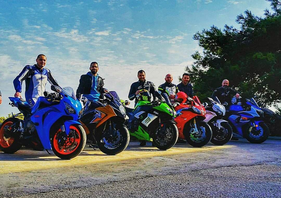 Tb⬅ colorful ride.... morning ride riding motorcycle moto bike cbr... (Saydit El Nouriyyeh Chekka)
