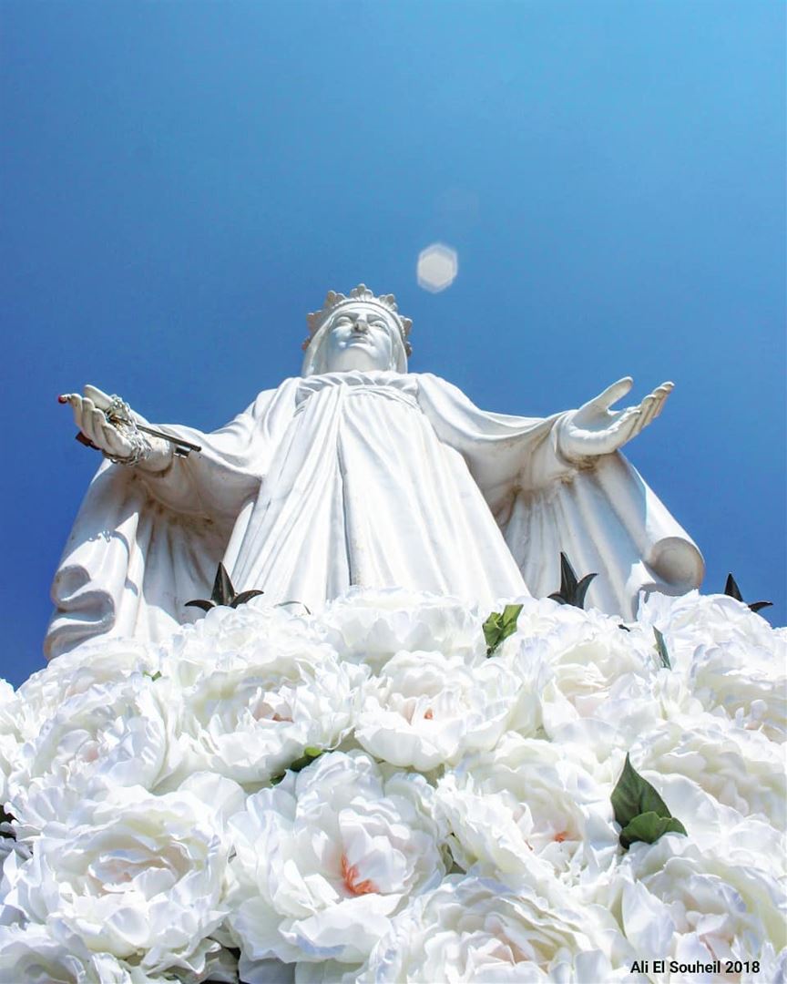  tb  jezzine  southlebanon  theladyofmaabour   holy  mary  statue  flowers... (The Lady of Maabour - Jezzine)