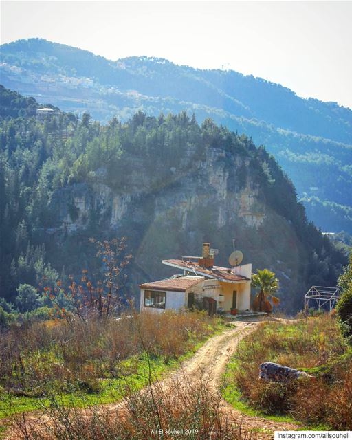  tb  kfarmatta  mountlebanon  old  lebamese  house  mountains   outdoors ... (Kafr Mattá, Mont-Liban, Lebanon)