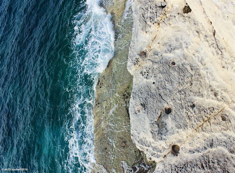  tb  sea  waves  beach  rock  summer  southlebanon  nature  naturelovers ... (Tyre, Lebanon)