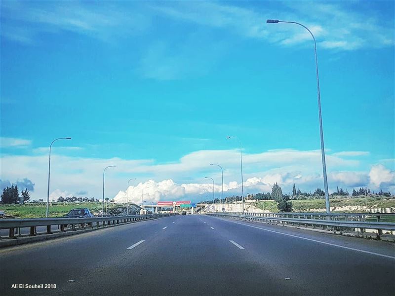  tb  southlebanon  highway  sky  clouds  colorful  livelovelebanon ... (Daoudiyé)