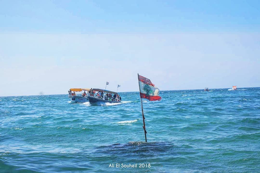  tb  tripoli  sea  boat  lebanon  lebanese  flag  waves  northlebanon  sky... (Tripoli, Lebanon)