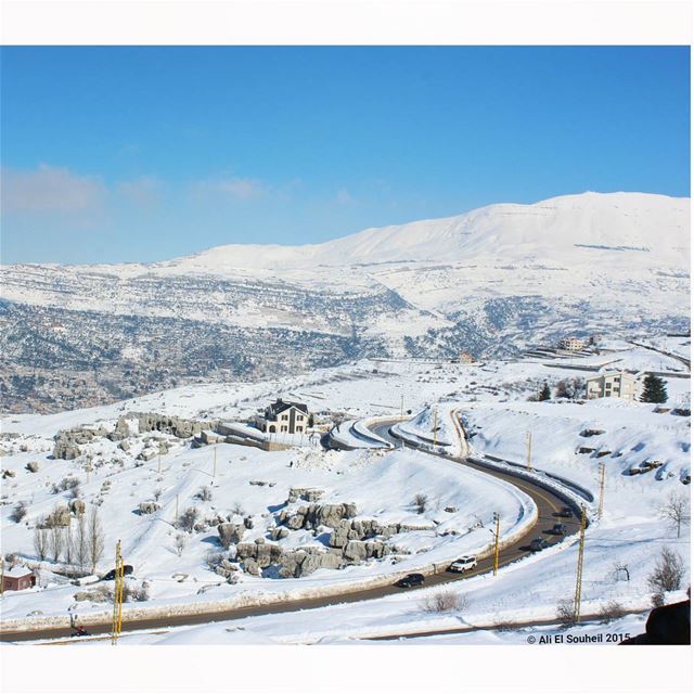  tb  winter  snow  mountains  road  sky  skyporn  white  lebanon  colorful... (Faraya, Mont-Liban, Lebanon)