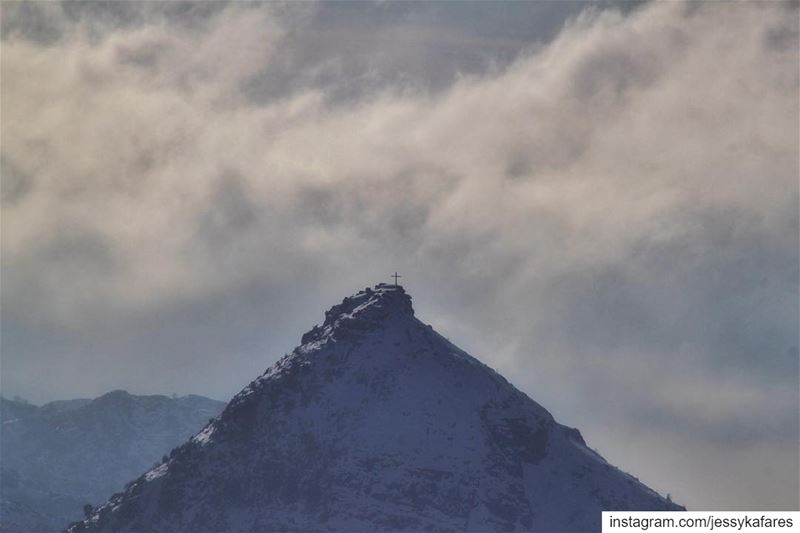 Tell your mountain about your God💙 (El Laklouk, Mont-Liban, Lebanon)