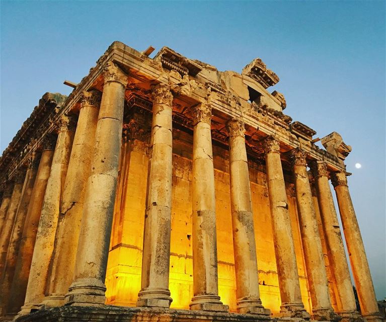 Temple 🏛 & Moon 🌙. baalbeck  cityofthesun  lebanon  livelovelebanon ... (Baalbek, Lebanon)