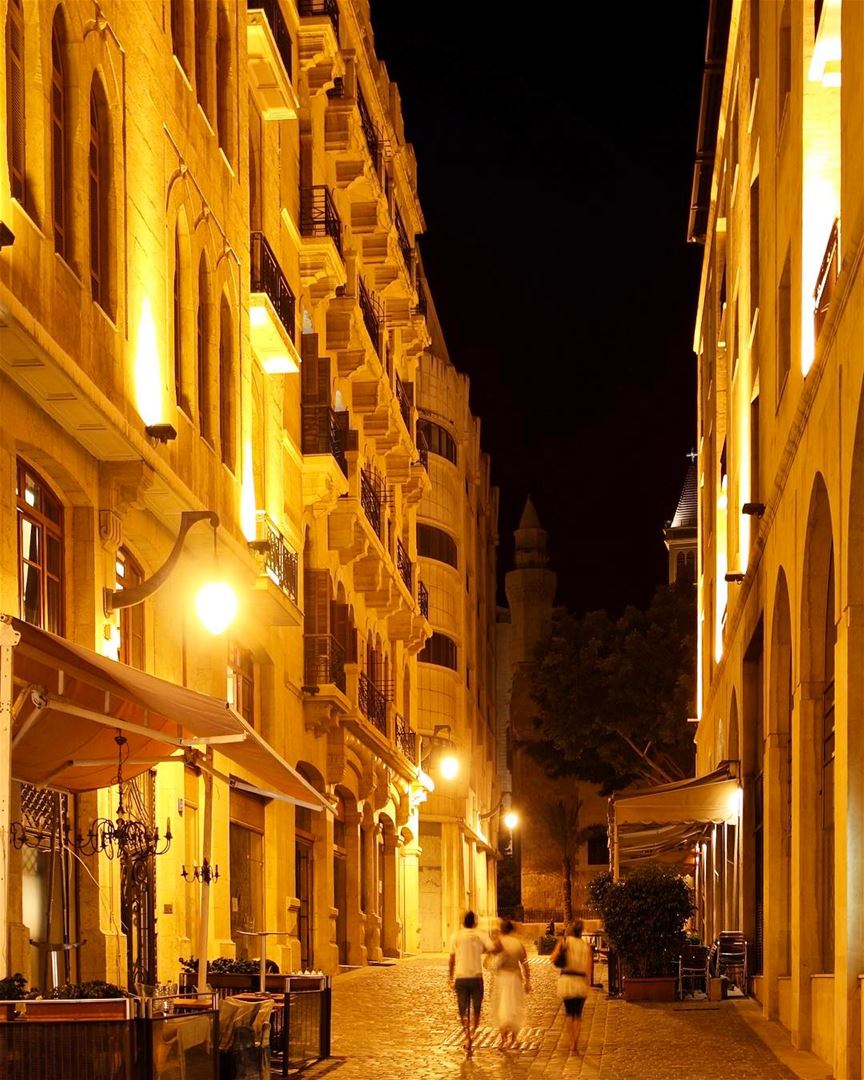 Tenham uma ótima noite inspirada nesta foto do acolhedor e elegante centro... (Downtown Beirut)