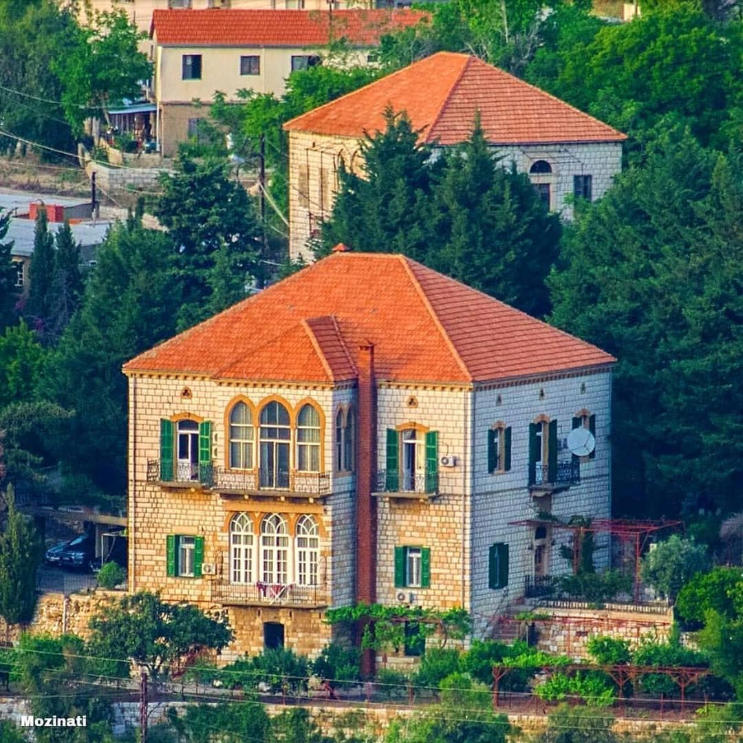 TGIF!!! Now be good and let’s go n live in this house 🏡 mich ghalat eh? 🇱 (Beït Chabâb, Mont-Liban, Lebanon)