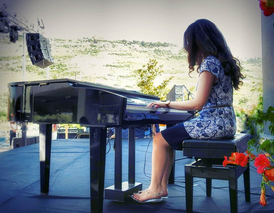 🎹🌺 Thanks for @nadinewanny  piano  pianist  music  musicaddict ... (Universite Saint-Joseph CEULN)