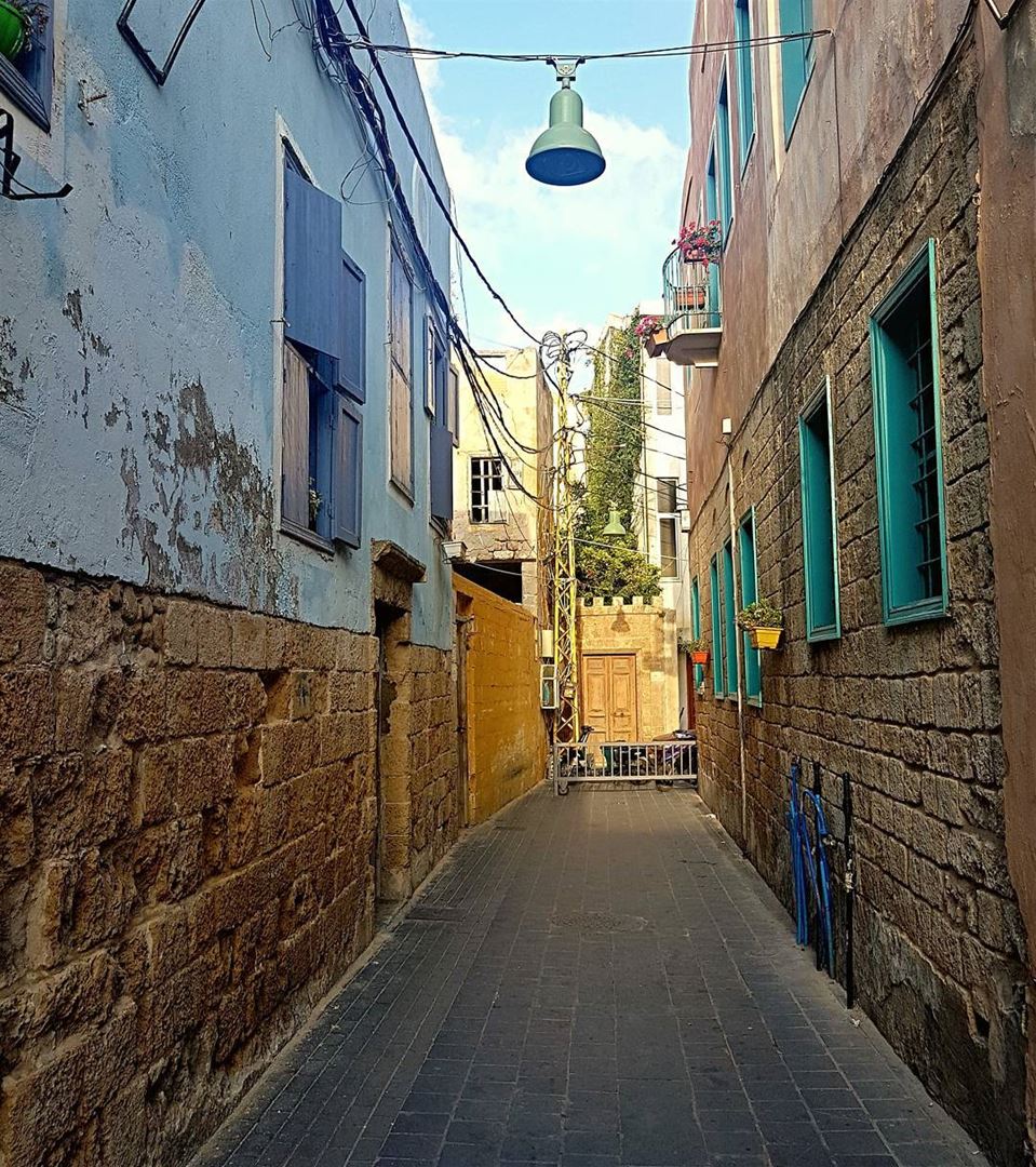 That  alley though...  oldtown  sour  tyre   daralma  fanar  houses ... (Tyre, Lebanon)