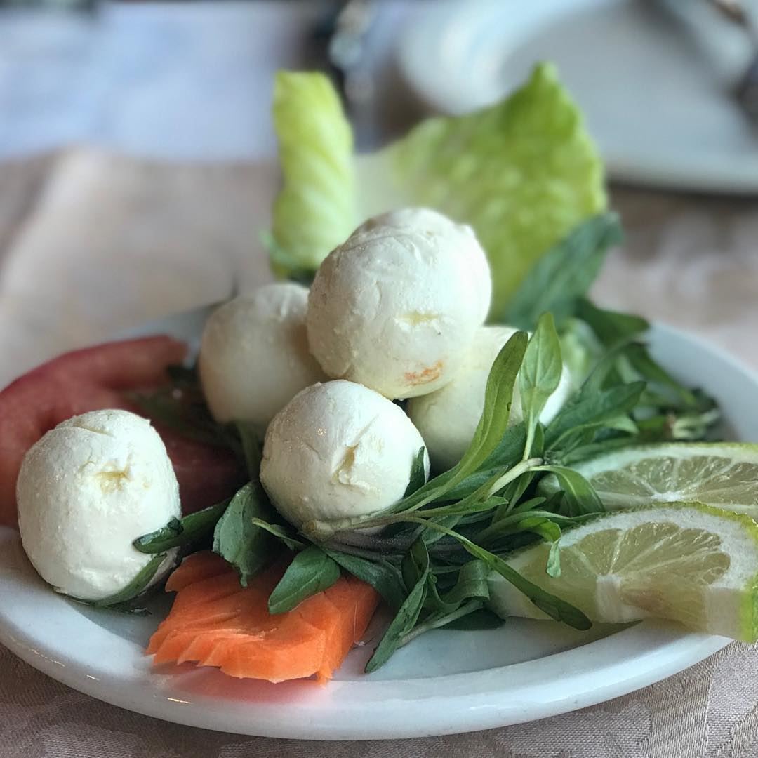 That amazing goat labneh balls !! That you can only find in jezzine 😻 🇱🇧 (Al Shallal Jezzine           مطعم الشلال جزين)