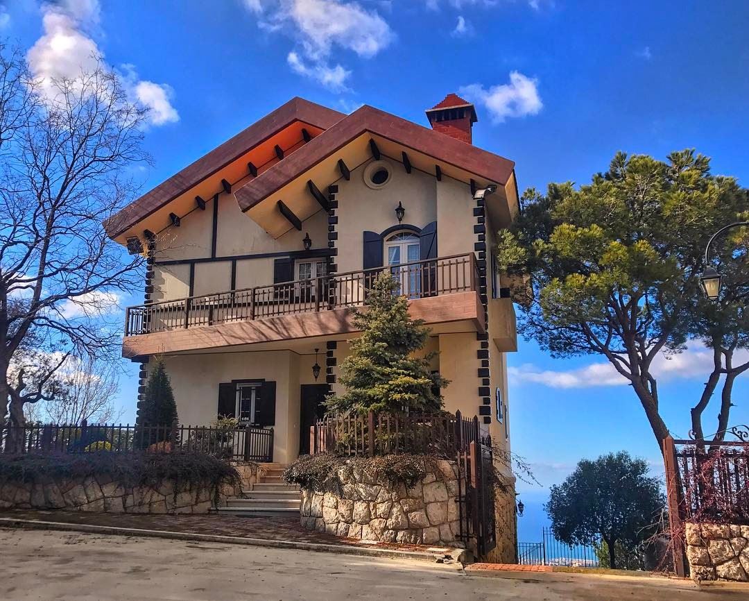 That charming house up on the hill! 🏡 ... (Bikfaïya, Mont-Liban, Lebanon)
