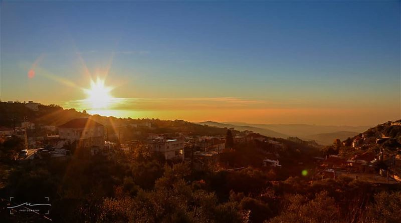 That's how everything looked just before the sunset.It's spectacular... (Bche3leh)