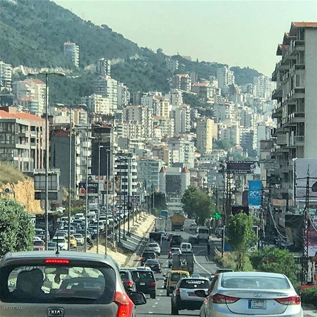 The 365 days crowded highway ↕🚘🚚🛤 jounieh  livelovejounieh ... (Jounieh Highway, Lebanon)