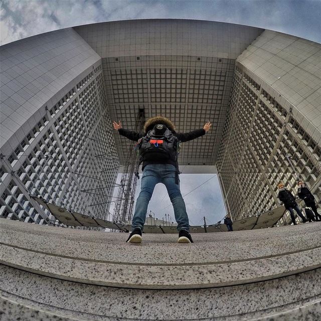 The beast @architectonthemove took  PeterWenMaken pose to Paris ❤️ ... (La Défense, France)