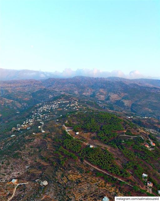 The beautiful Lebanon 🇱🇧Happy Sunday everyone 😘----------------------- (Mimis, Al Janub, Lebanon)