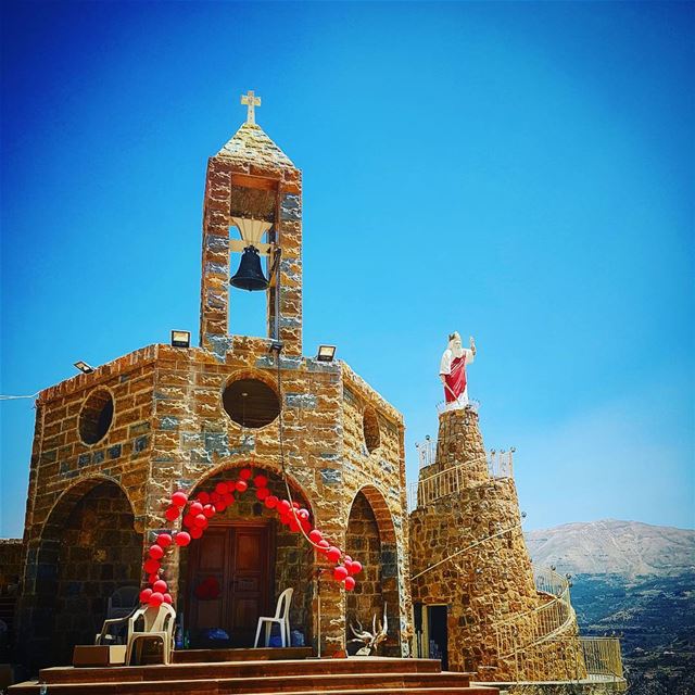 The beautiful mountain of saint elie  hadchit whatsuplebanon  ig_lebanon ... (Hadchit Saint Elias Mountain)