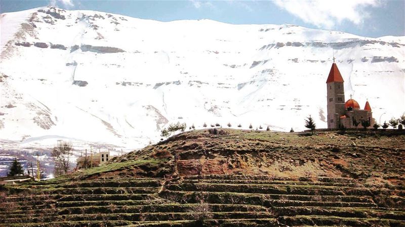 The beautiful town of Bsharri. lebanon  livelovelevanon  cedars ... (Bsharri, Lebanon)