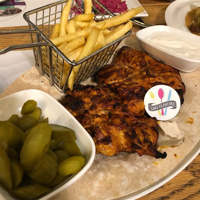 The best Grilled chicken 😍😍 @cafesamra ... 580flavors  lebanesefood ... (Samra Cafe)