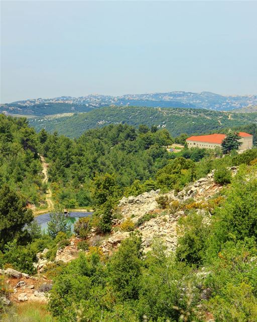 The best views are those where your sight knows no barrier, where no... (Mayfuq, Mont-Liban, Lebanon)