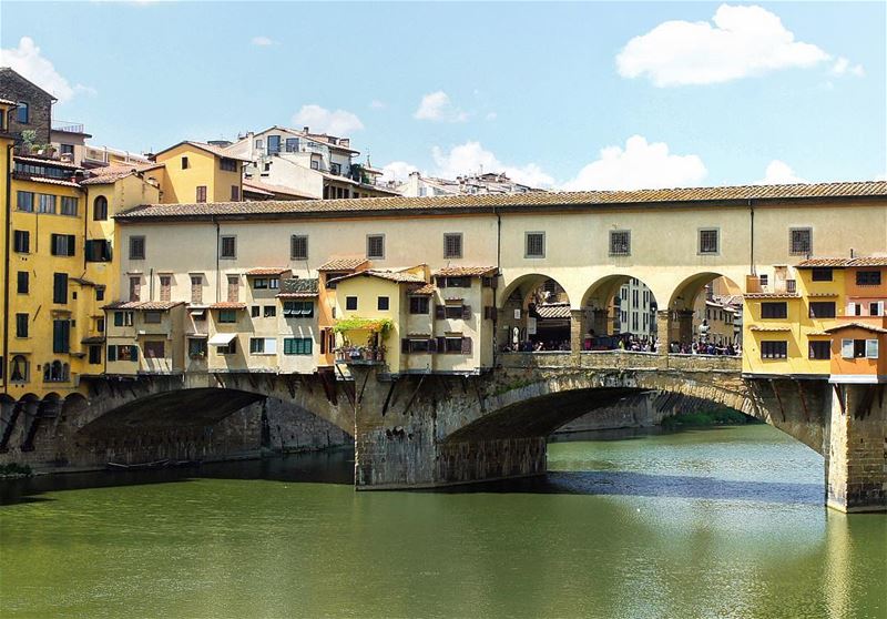 The bridge Life,📍Florence, Italy..━ ━ ━ ━ ━ ━ ━ ━ ━ ━ ━ ━ ━ ━ ━ ━ ━ ━... (Ponte Vecchio)