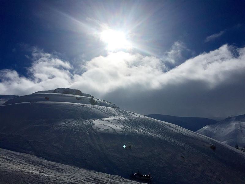 The calm after the storm ❄️🌬irut oldbeirutlebanon mytinyatlas... (Kfardebian)