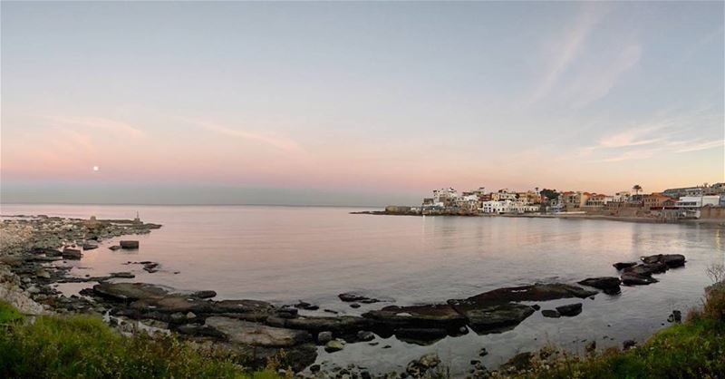 The calm before the storm...El Bahsa bay of Batroun this morning 🌊 ... (Centre National des Sciences Marines)