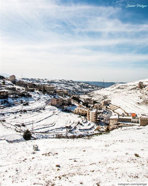 The color "white"....... Lebanon  Lebanese  bluesky  livecolorfully... (Hammana)